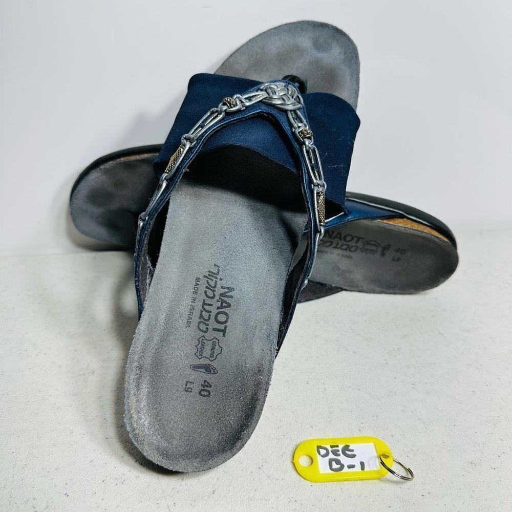Naot Navy Sandals with Silver Chain Accent size 40-9